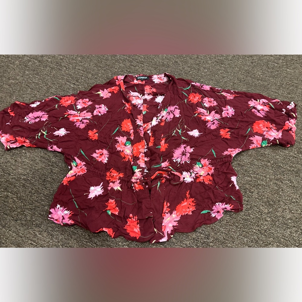 Euc Women's Express M Floral Kimono Top Burgundy Pink blouse chic